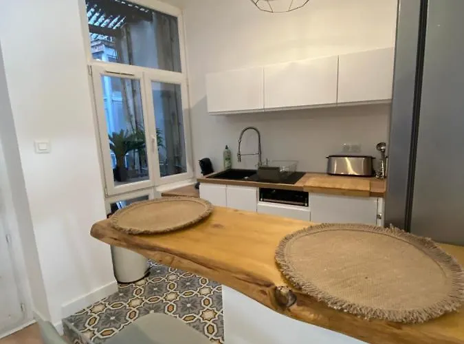 F2 Glamour Centre Historique Apartment