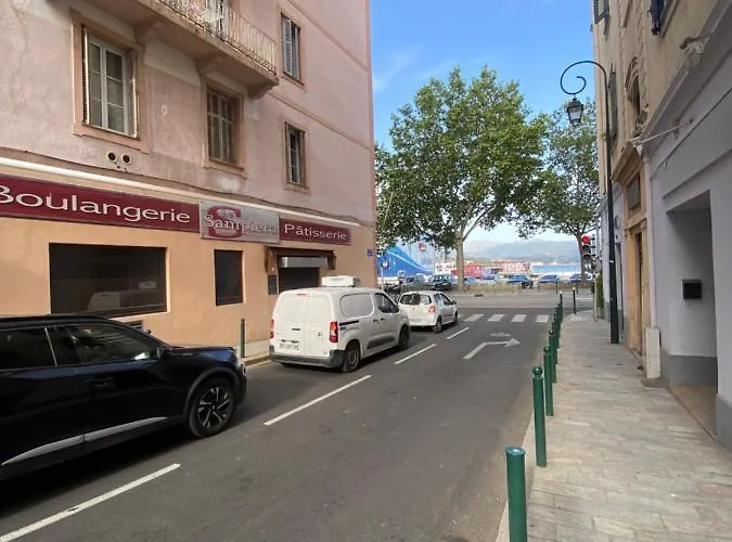 F2 Glamour Centre Historique * Ajaccio (Corsica)